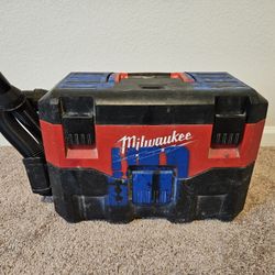 Milwaukee M18 Shop Vacuum