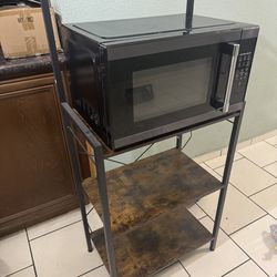 Hamilton Beach Microwave and Stand