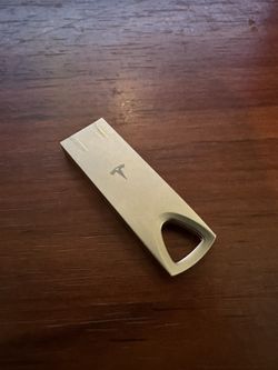 Tesla 128gb USB Drive