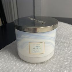 Bath and Body Works LINEN SHEETS   3-Wick Candle