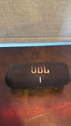 JBL Charge 5