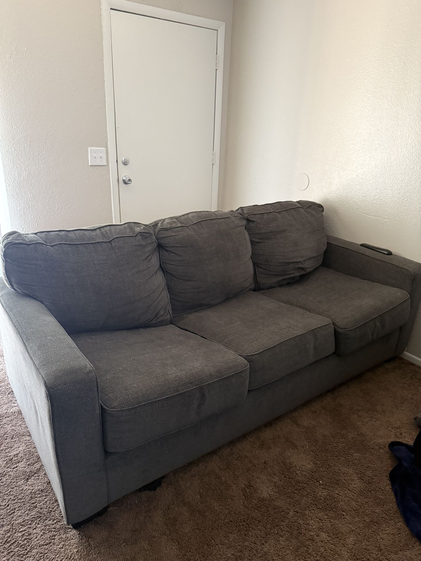 Couch / Pull Out Bed (no Mattress)