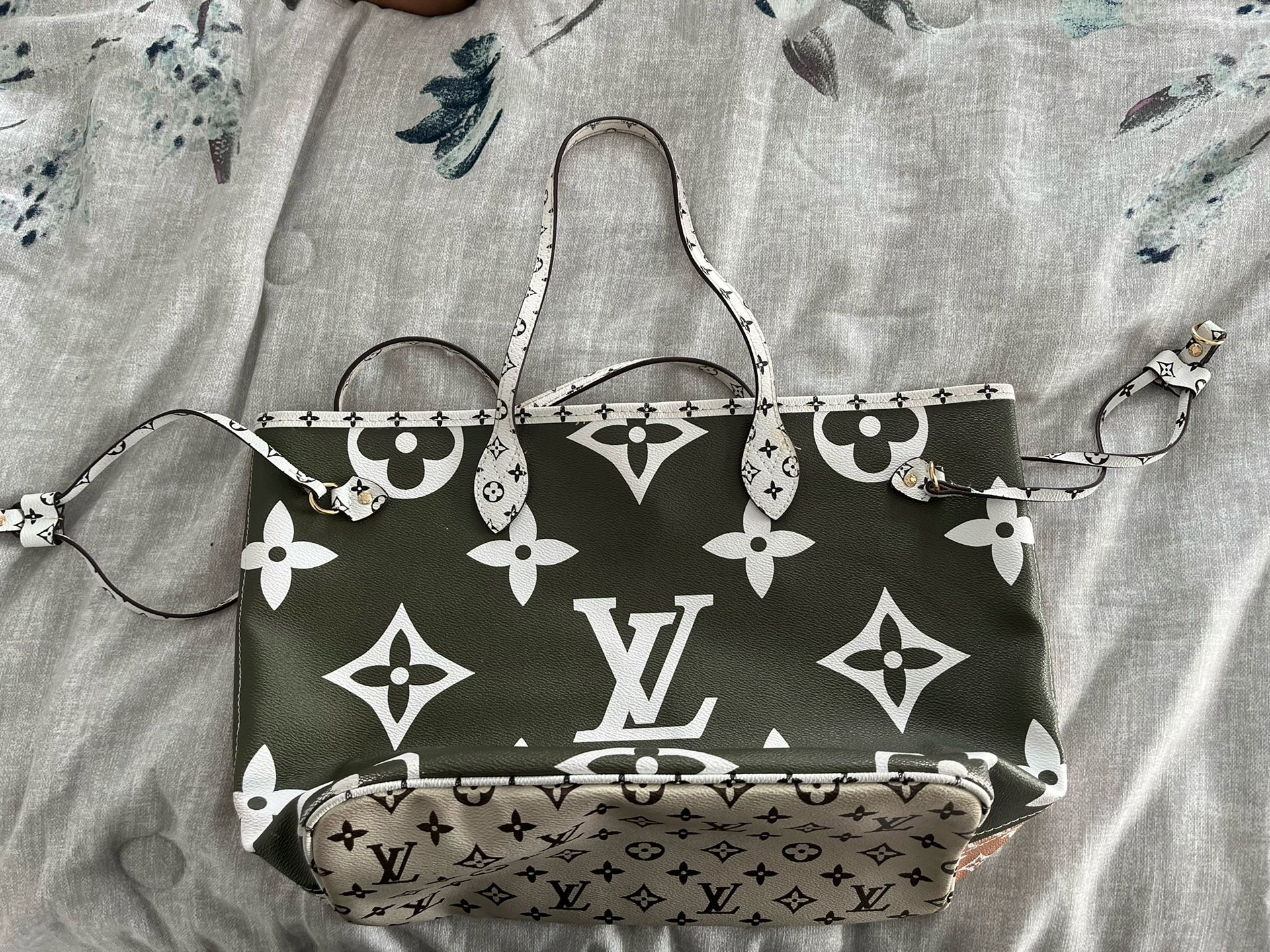 Louis Vuitton “Neverfull MM” Bag  And  Wallet