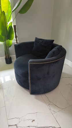 Navy Blue Velvet Round Accent Chair