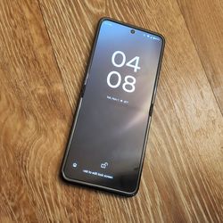 Moto rzer flip phone