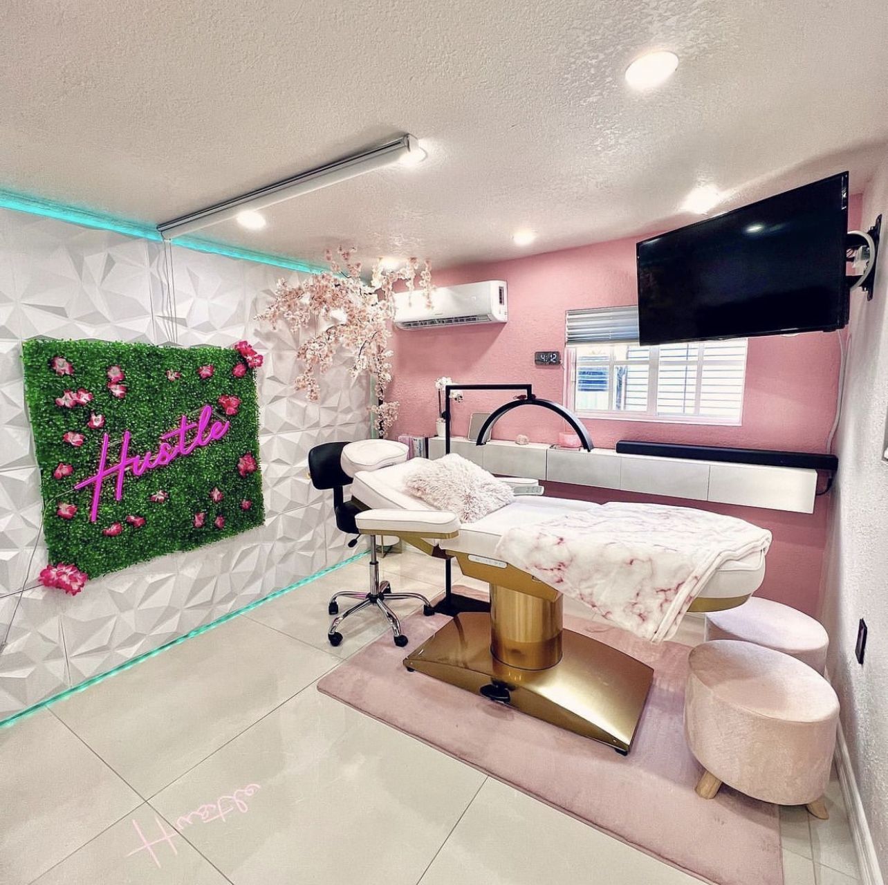 Upscale Private Salon Studio Space