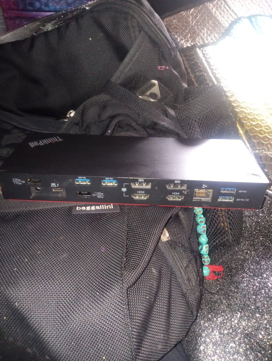 Lenovo ThinkPad Thunderbolt 4 Dock Gen 2. 