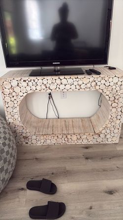 Tv stand
