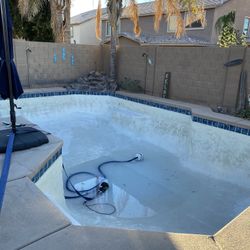 Pool Tile Cleaning 
