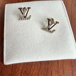 Earings