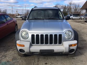 Parting out 2004 Jeep Liberty 4x4