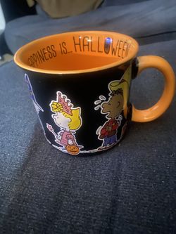 Selling A Nice Size Cup With Snoopy And Friends