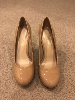 Nude 4” heel women shoes - size 7