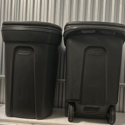 Rubbermaid trash cans