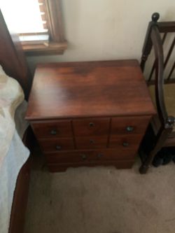 Bedroom set in good condition