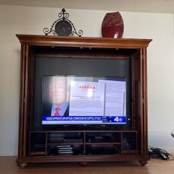 Entertainment center 