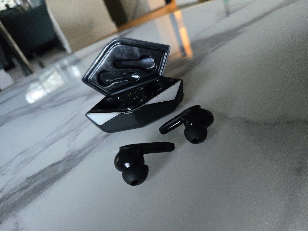 Earbuds Bluetooth
