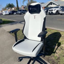 2023 Secretlab Titan Evo Ash White Leather Gaming / Office Chair 