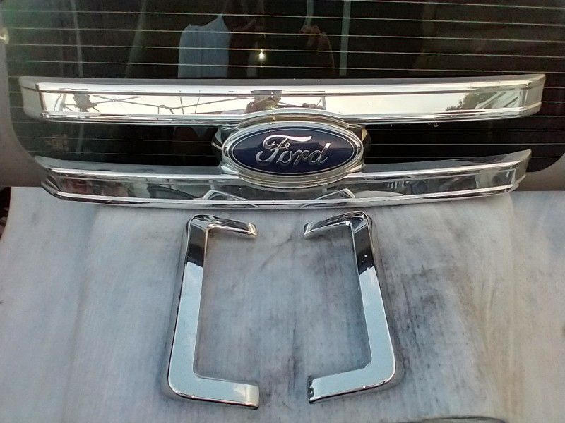 2009 To 2014 F150 Front Chrome Grill Inserts Excellent Condition