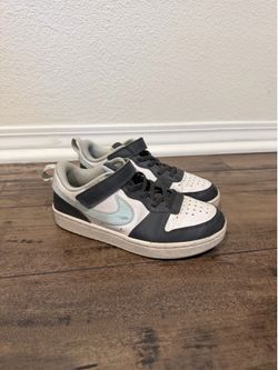 Kids Nike shoes size 2