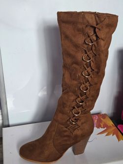 Size 7.5 Brown High Heeled Boots