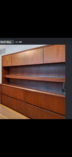 Office desk backdrop shelving drawars mahagony