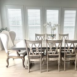 Dining Room table and 8 chairs $650