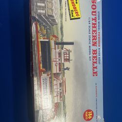 Lindberg Southern Belle Stern-Wheel Riverboat - Model# HL201/06