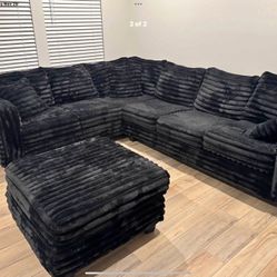 Black Fluffy Sectional W Ottoman 