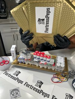 Mail envelops (golden)