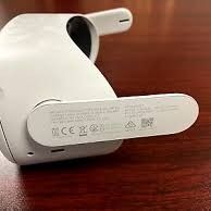 256 Oculus Quest 2 Headset Only. In Very Good Condition No Scratches. 