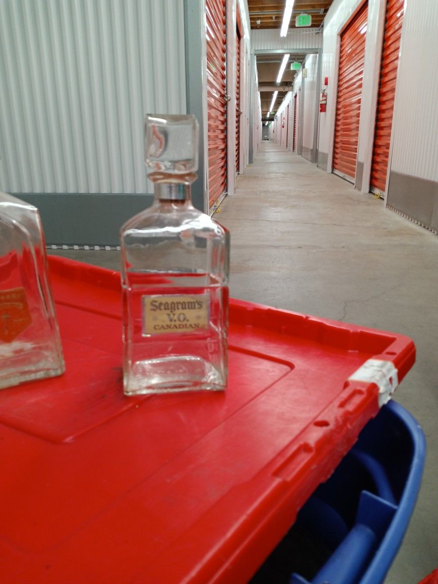 Vintage Seagrams V.O. Canadian Decanter