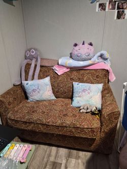 Pull out love seat ❤️