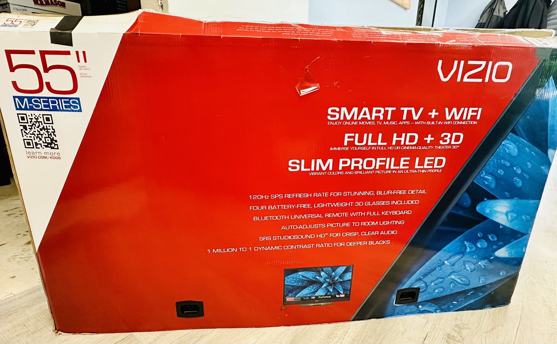 Vizio 55 Inch Smart TV With WiFi 3D Compatibility And 14 3D Glasses