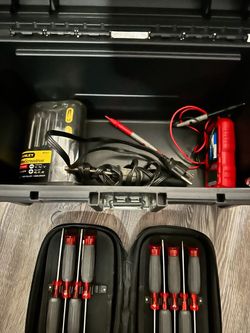 Stanley Battery Screwdriver with Screwdriver Set