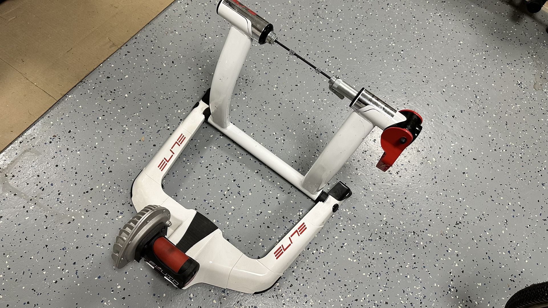 ELITE Qubo Fluid Home Cycling Cardio Trainer