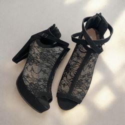 cute heels fits 6/6.5 worn once like new