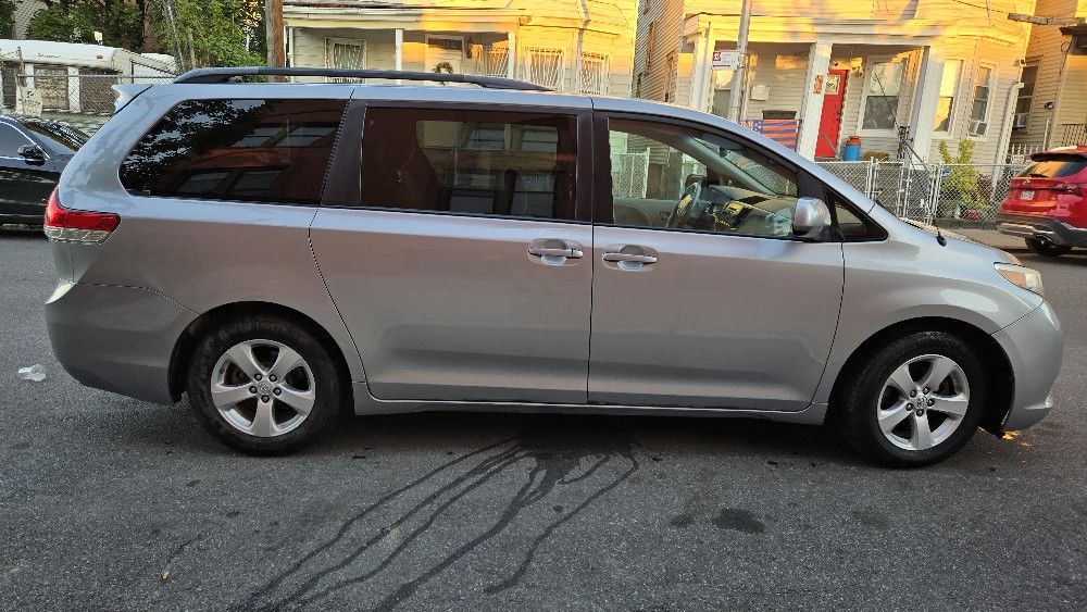2014 Toyota Sienna
