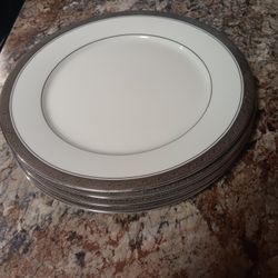 Set of Dinner Plates