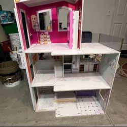 Doll House 