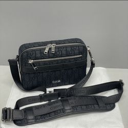 Brand new Dior Bag For Boys And Girl Dm Comes With Box 