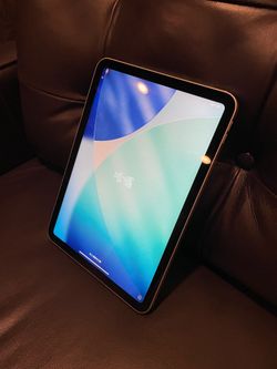 Apple iPad 10th Gen 64GB Silver Wi-Fi – Excellent Condition