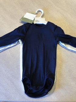 Brand New Bodysuit 3 Pack 100 % Organic Cotton Brand H&M  Size 9-12 Months 