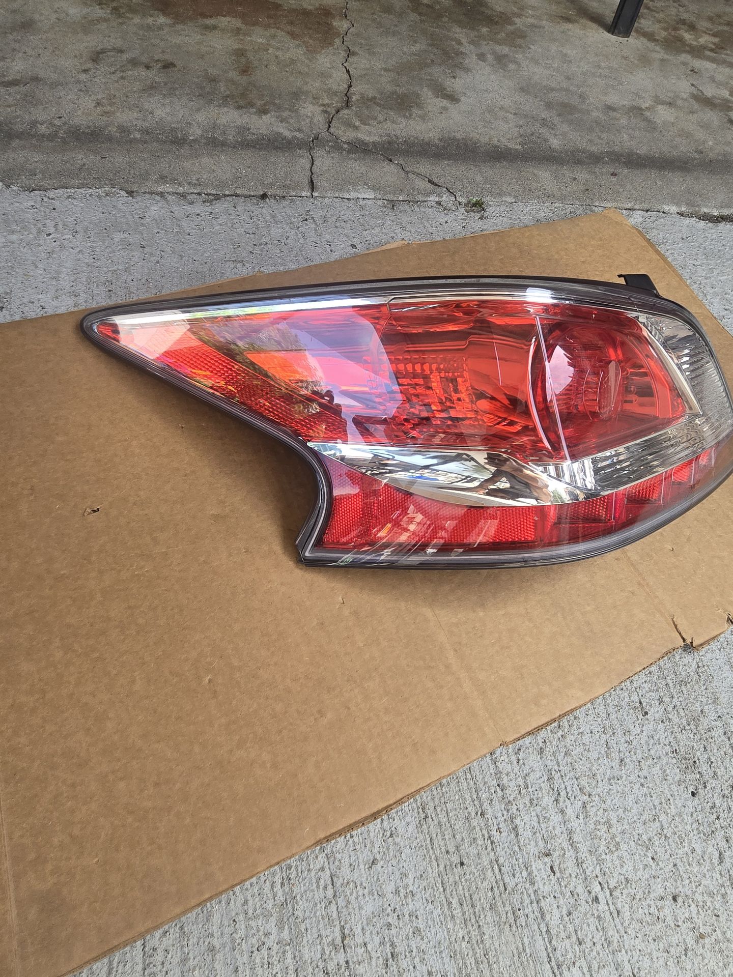 2013-2015 Nissan altima left tailight OEM
