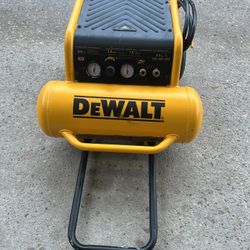 Dewalt 4.5gal Heavy Duty Air Compressor 