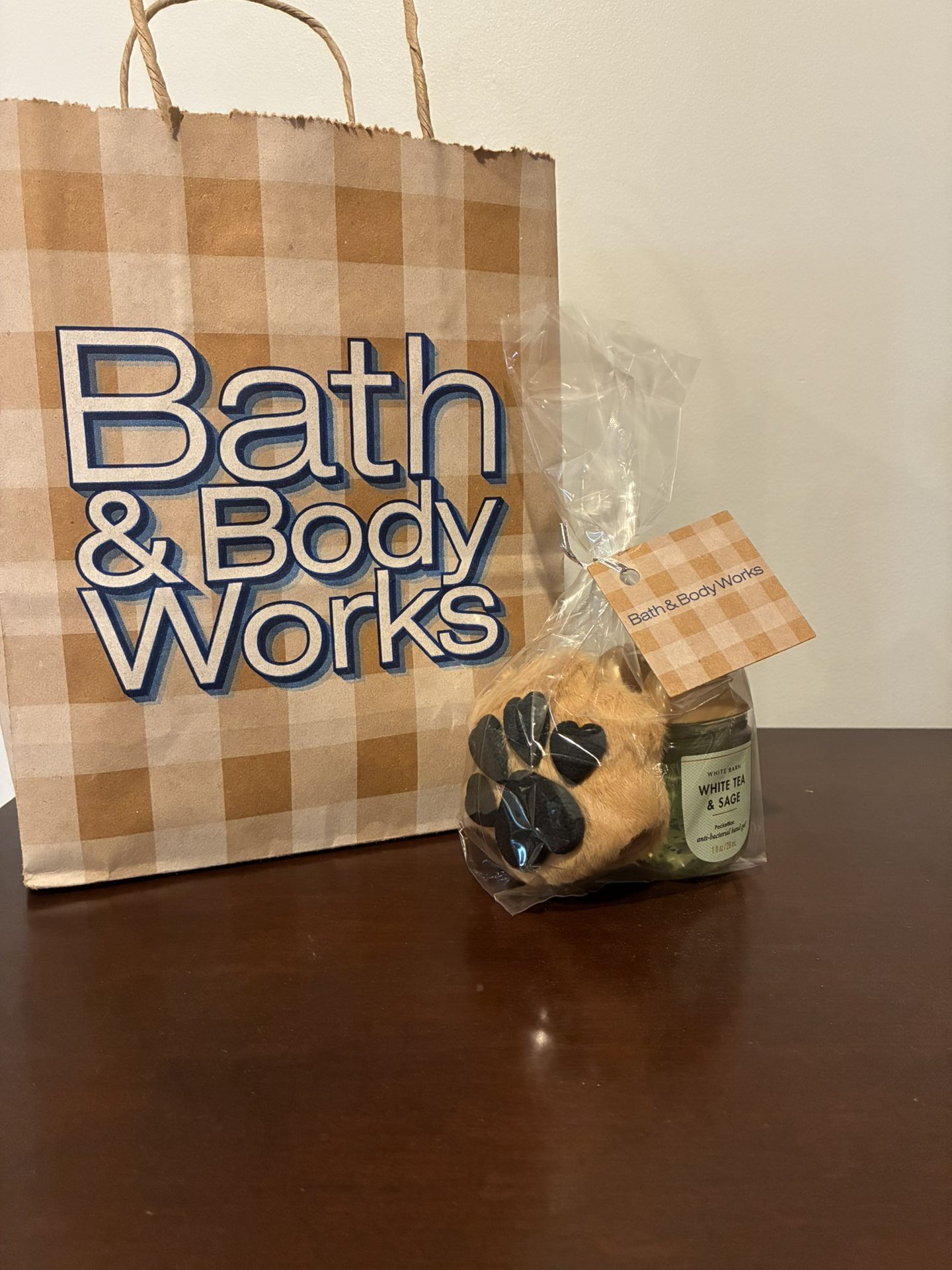 Bath & Body Works Brown Paw Sanitizer Holder & Sanitizers Set