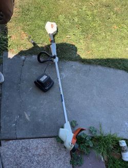 STIHL FSA 57 battery-powered string trimmer