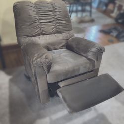 Comfortable Recliner 