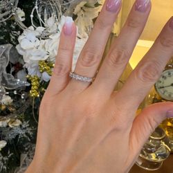 10K Gold Ring Band With Natural Diamonds