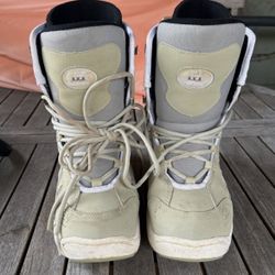 Lamar AKA snowboarding boots W size 10